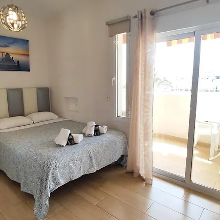 Benalbeach Excellent With Good Views Апартаменти